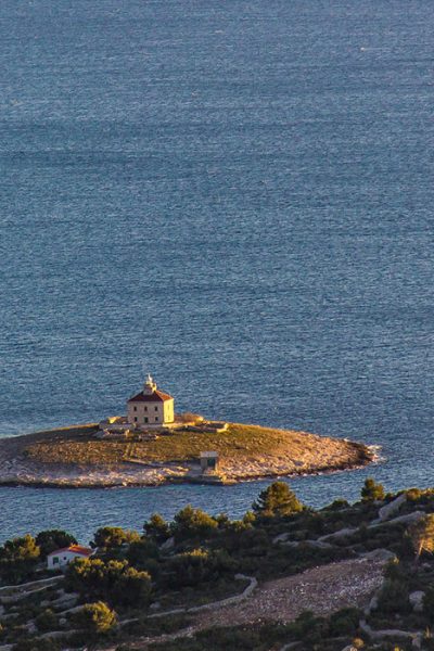 Pokonji dol lighthouse